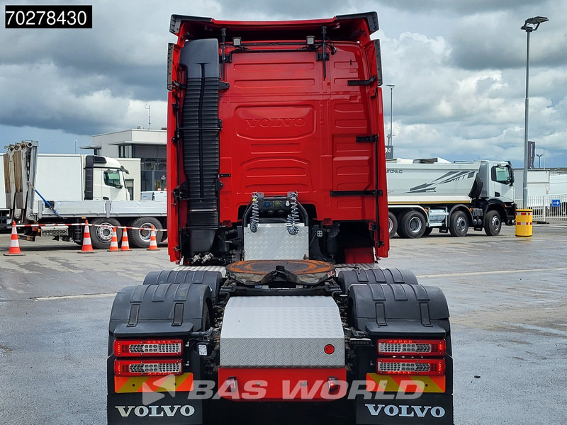 Volvo FH16 750 FH16 6X2 Special-Interior Full-Air Work-Remote Dynamic Steering Alcoa ACC Xenon - Gjysmë-kamion: foto 3 Volvo FH16 750 FH16 6X2 Special-Interior Full-Air Work-Remote Dynamic Steering Alcoa ACC Xenon - Gjysmë-kamion: foto 3