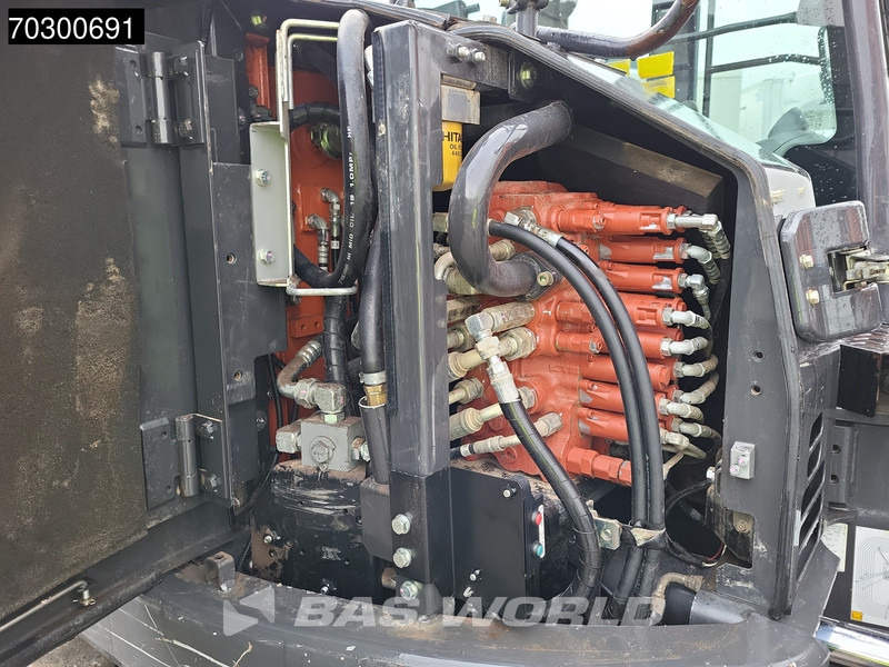 Ekskavator me zinxhirë Hitachi ZX85 USB-5A: foto 19 Ekskavator me zinxhirë Hitachi ZX85 USB-5A: foto 19