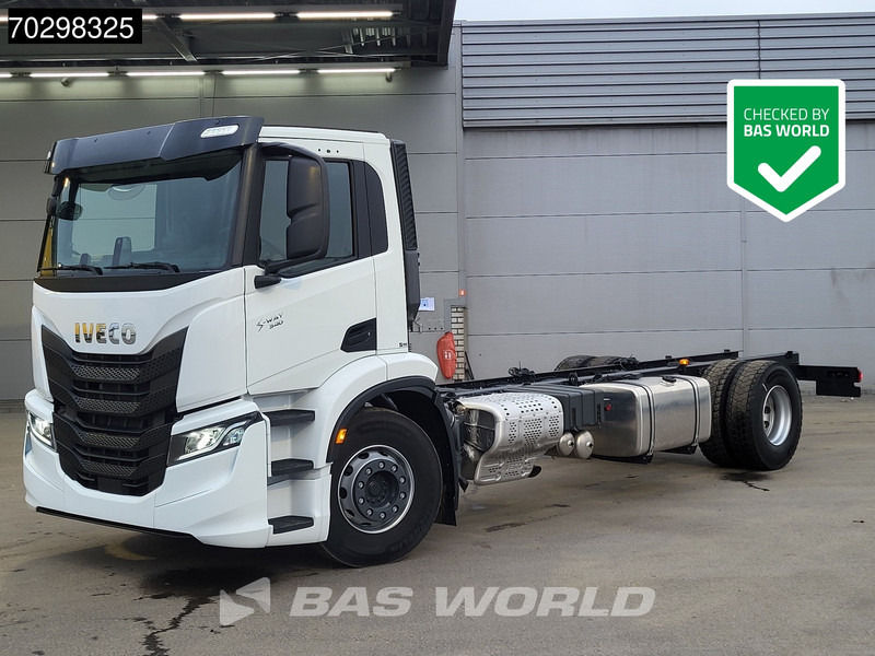 Iveco S-Way 340 4X2 NEW! Chassis Automatic LED Navi ACC Euro 6 - Kamion kabinë-shasi: foto 1 Iveco S-Way 340 4X2 NEW! Chassis Automatic LED Navi ACC Euro 6 - Kamion kabinë-shasi: foto 1