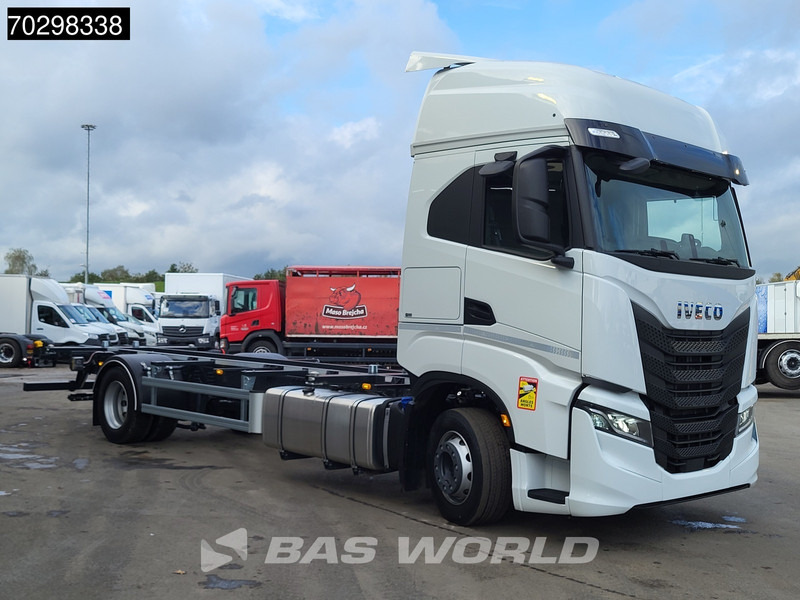 Iveco S-Way 460 4X2 NEW !! BDF Automatic Full air ACC Led Euro 6 - Transportjer kontejnerësh/ Kamion me karroceri të çmontueshme: foto 3 Iveco S-Way 460 4X2 NEW !! BDF Automatic Full air ACC Led Euro 6 - Transportjer kontejnerësh/ Kamion me karroceri të çmontueshme: foto 3