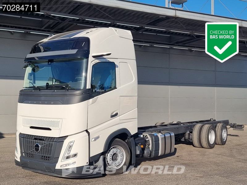 Volvo FH 62 R AERO 6X2 NEW Horsetruck chassis Lift+Lenkachse Dynamic Steering Mirror cam Euro 6 - Kamioni: foto 1 Volvo FH 62 R AERO 6X2 NEW Horsetruck chassis Lift+Lenkachse Dynamic Steering Mirror cam Euro 6 - Kamioni: foto 1