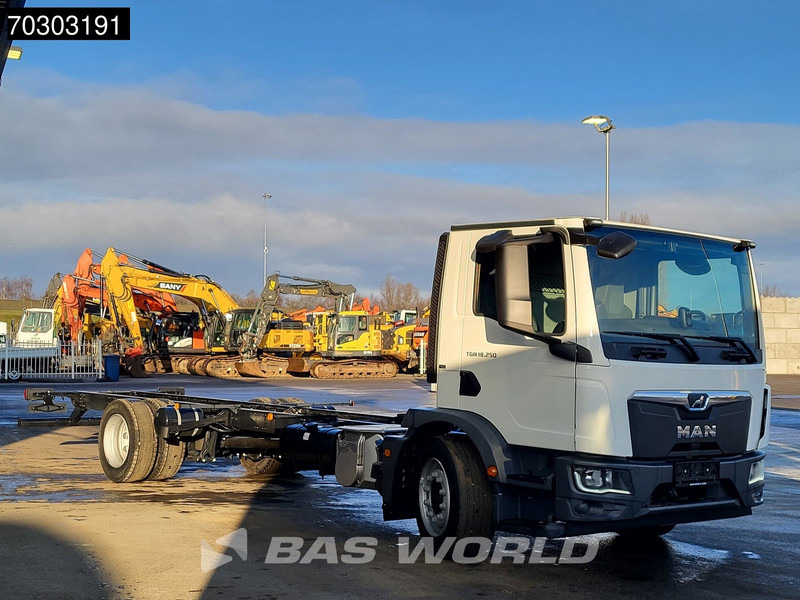 MAN TGM 18.250 4X2 NEW 18 tons chassis Automatic Airco Euro 6 - Kamion kabinë-shasi: foto 3 MAN TGM 18.250 4X2 NEW 18 tons chassis Automatic Airco Euro 6 - Kamion kabinë-shasi: foto 3