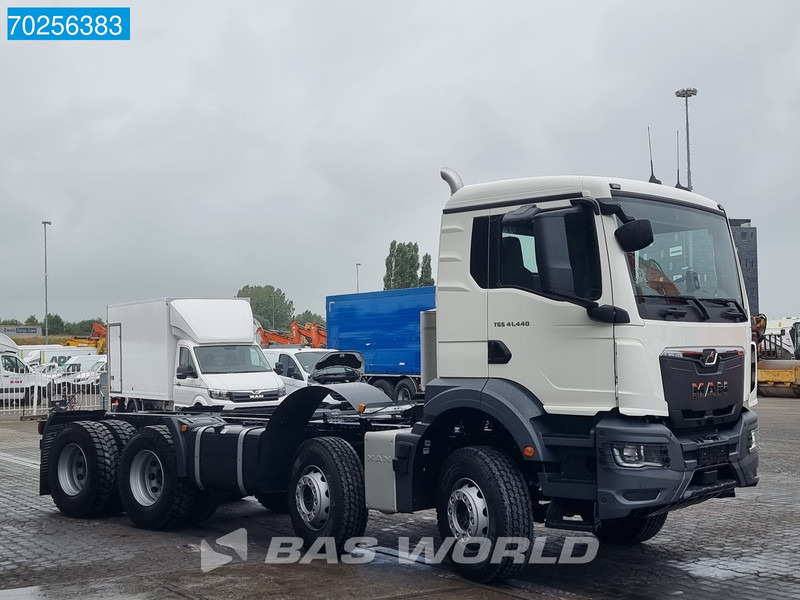 MAN TGS 41.440 8X4 NEW chassis Steelsuspension Automatic Euro 6 - Kamion kabinë-shasi: foto 3 MAN TGS 41.440 8X4 NEW chassis Steelsuspension Automatic Euro 6 - Kamion kabinë-shasi: foto 3