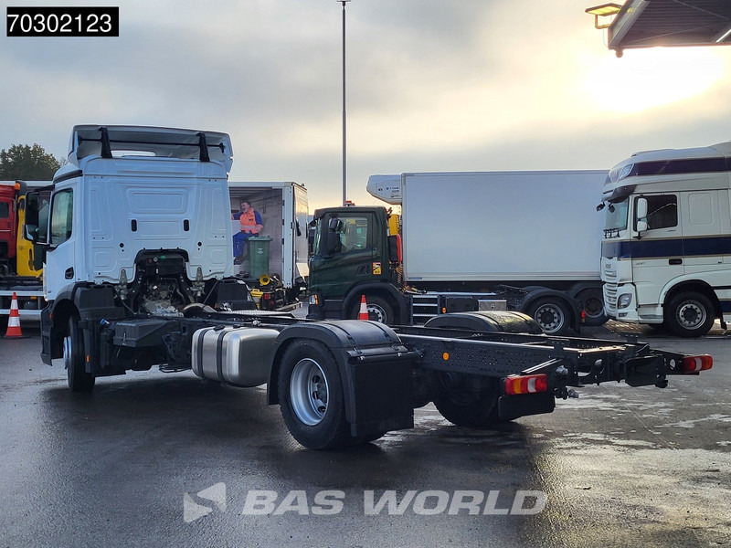 Mercedes-Benz Actros 1827 4X2 NEW 18tons chassis Automatic PPC Cruise control Euro 6 - Kamion kabinë-shasi: foto 2 Mercedes-Benz Actros 1827 4X2 NEW 18tons chassis Automatic PPC Cruise control Euro 6 - Kamion kabinë-shasi: foto 2