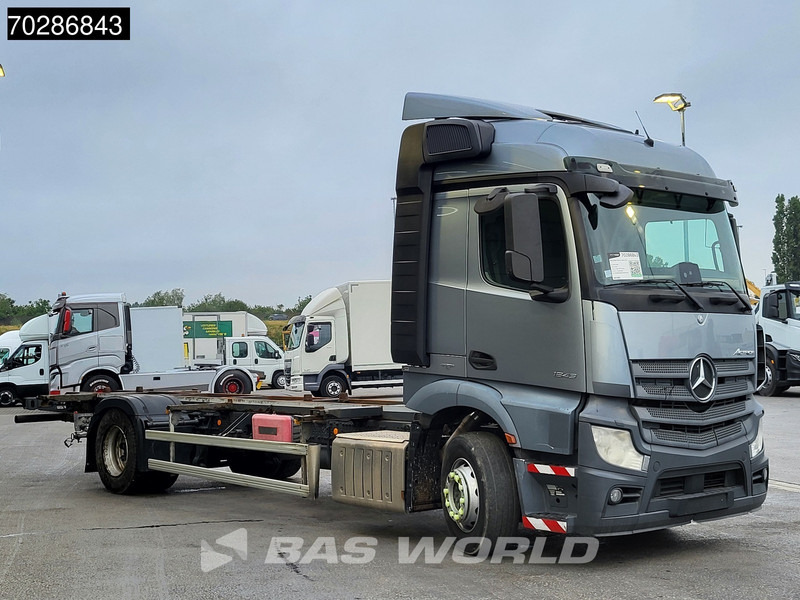 Mercedes-Benz Actros 1843 4X2 BDF 2xTanks Automatic Euro 6 - Transportjer kontejnerësh/ Kamion me karroceri të çmontueshme: foto 3 Mercedes-Benz Actros 1843 4X2 BDF 2xTanks Automatic Euro 6 - Transportjer kontejnerësh/ Kamion me karroceri të çmontueshme: foto 3