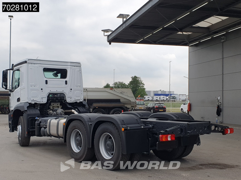 Mercedes-Benz Arocs 2636 6X4 NEW chassis Flange PTO Big-Axle Steelsuspension Euro 6 - Kamion kabinë-shasi: foto 2 Mercedes-Benz Arocs 2636 6X4 NEW chassis Flange PTO Big-Axle Steelsuspension Euro 6 - Kamion kabinë-shasi: foto 2