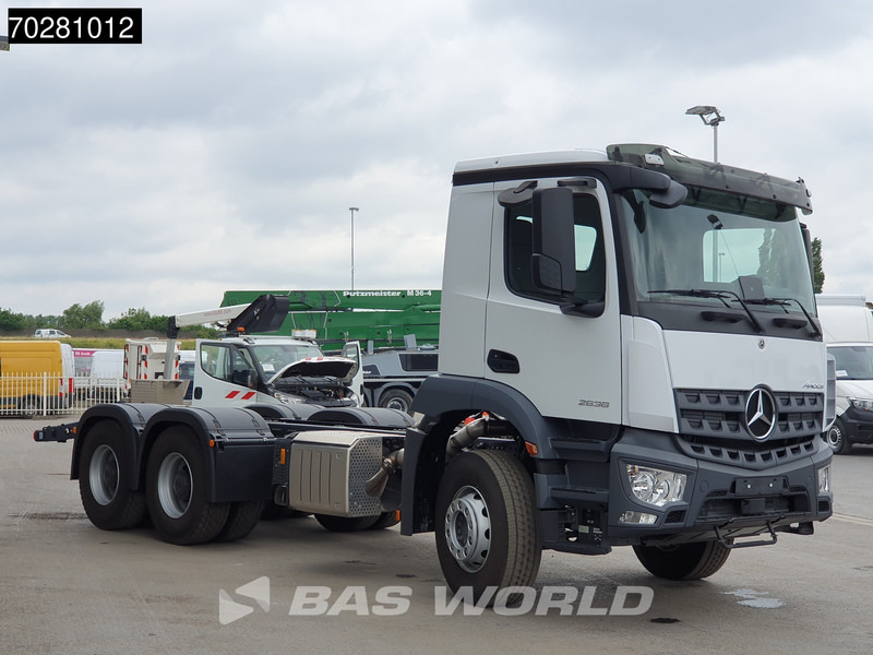 Mercedes-Benz Arocs 2636 6X4 NEW chassis Flange PTO Big-Axle Steelsuspension Euro 6 - Kamion kabinë-shasi: foto 3 Mercedes-Benz Arocs 2636 6X4 NEW chassis Flange PTO Big-Axle Steelsuspension Euro 6 - Kamion kabinë-shasi: foto 3