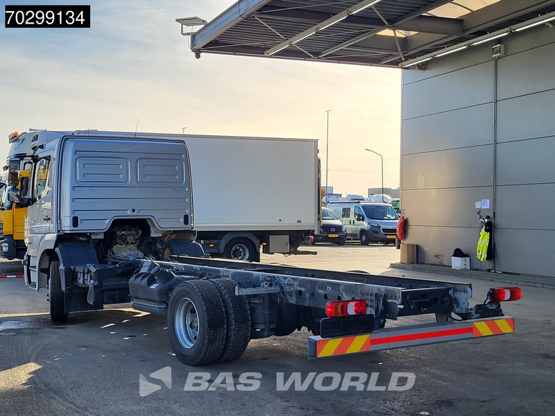 Mercedes-Benz Atego 1224 Atego 4X2 12tons chassis LOW Mileage! Automatic Airco Euro 6 - Kamion kabinë-shasi: foto 2 Mercedes-Benz Atego 1224 Atego 4X2 12tons chassis LOW Mileage! Automatic Airco Euro 6 - Kamion kabinë-shasi: foto 2
