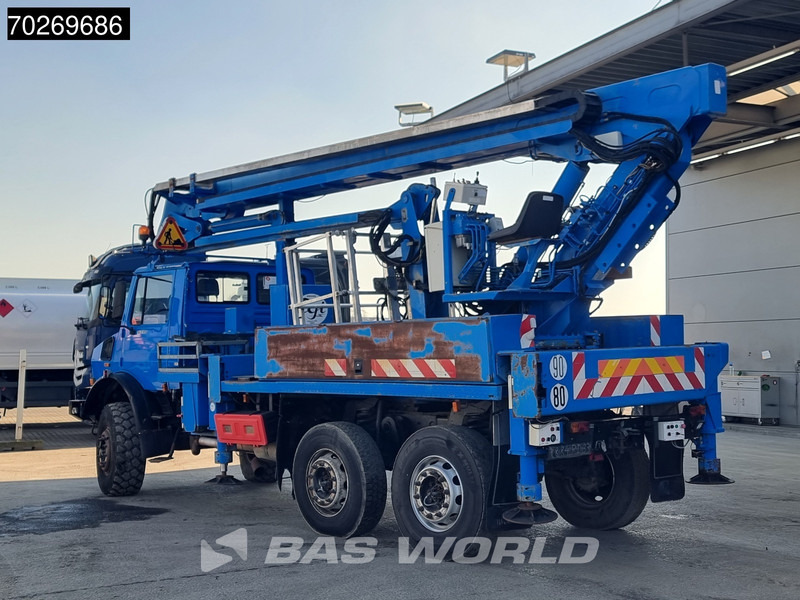 Unimog U2450L 6X6 Unimog Engin EGI TP 226 hubarbeitsbühne Manual Euro 2 - Kamion me vinç: foto 2 Unimog U2450L 6X6 Unimog Engin EGI TP 226 hubarbeitsbühne Manual Euro 2 - Kamion me vinç: foto 2