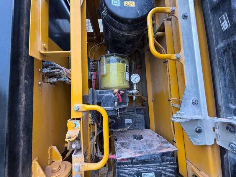 Ekskavator me zinxhirë Caterpillar 329ELN: foto 23 Ekskavator me zinxhirë Caterpillar 329ELN: foto 23