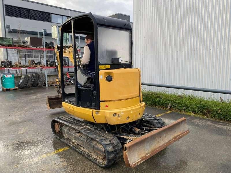 Caterpillar CANOPY 302.7DCR MACHINE SUISSE - Miniekskavator: foto 3 Caterpillar CANOPY 302.7DCR MACHINE SUISSE - Miniekskavator: foto 3