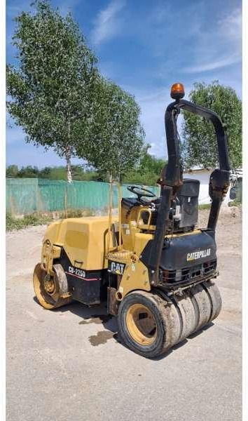 Caterpillar CB225D - Rul i kombinuar: foto 3 Caterpillar CB225D - Rul i kombinuar: foto 3