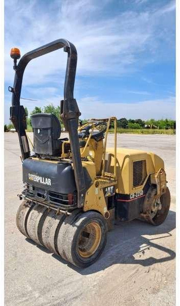 Caterpillar Compacteur Mixte / Bille et pneus CB225D - Rul i kombinuar: foto 4 Caterpillar Compacteur Mixte / Bille et pneus CB225D - Rul i kombinuar: foto 4