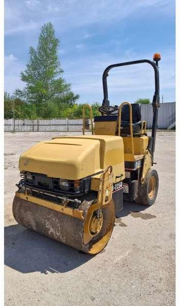 Caterpillar Compacteur Mixte / Bille et pneus CB225D - Rul i kombinuar: foto 2 Caterpillar Compacteur Mixte / Bille et pneus CB225D - Rul i kombinuar: foto 2