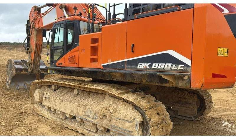 Doosan DX800LC-7 - Ekskavator me zinxhirë: foto 1 Doosan DX800LC-7 - Ekskavator me zinxhirë: foto 1