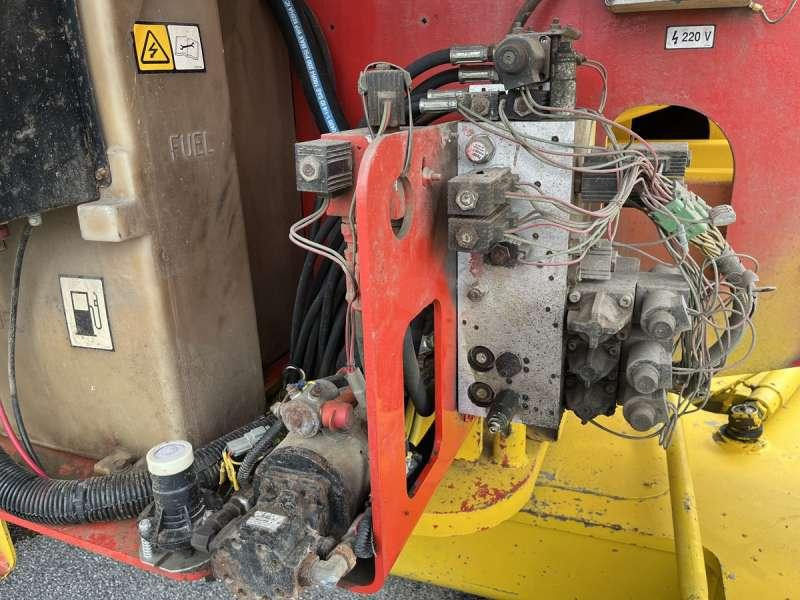 Ngritës me direk vertikal Grove A60J: foto 46