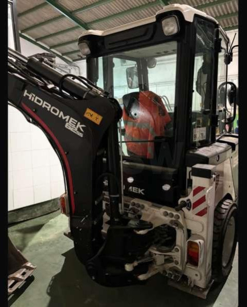 Hidromek HMK62SS - Fadromë me shkarkim nga prapa: foto 3 Hidromek HMK62SS - Fadromë me shkarkim nga prapa: foto 3