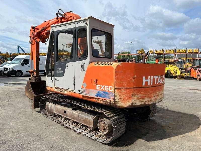 Hitachi EX60 - Ekskavator me zinxhirë: foto 5 Hitachi EX60 - Ekskavator me zinxhirë: foto 5