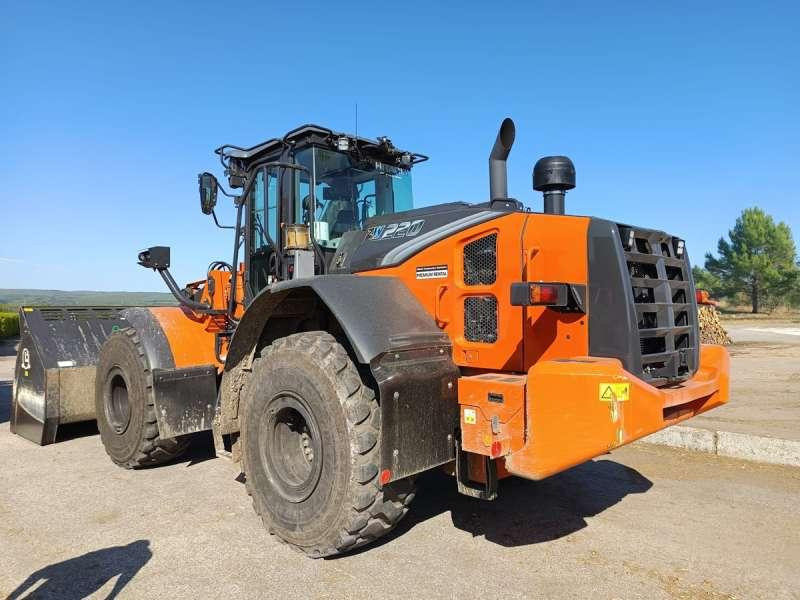 Hitachi ZW220-7 - Fadrom me goma: foto 3 Hitachi ZW220-7 - Fadrom me goma: foto 3