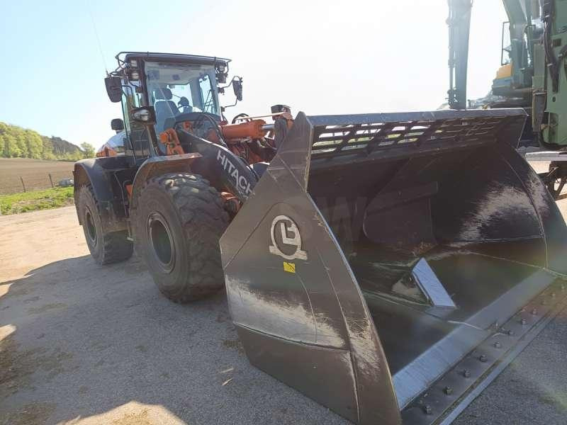 Hitachi ZW220-7 - Fadrom me goma: foto 2 Hitachi ZW220-7 - Fadrom me goma: foto 2