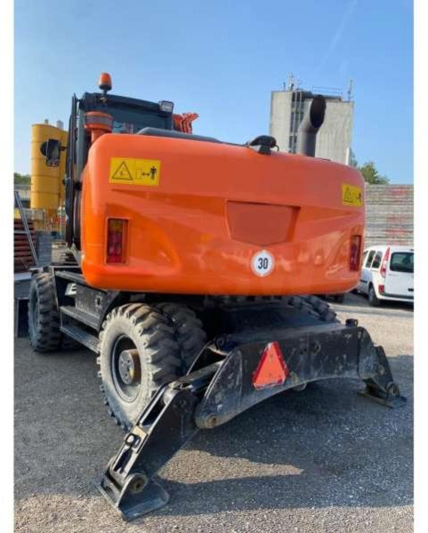 Hitachi ZX170W-5B - Ekskavator me goma: foto 5 Hitachi ZX170W-5B - Ekskavator me goma: foto 5