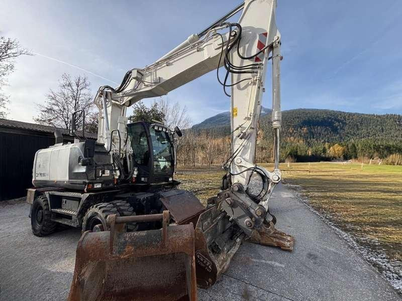 Hitachi ZX190W-5B - Ekskavator me goma: foto 1 Hitachi ZX190W-5B - Ekskavator me goma: foto 1