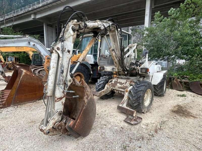 Mecalac 8CXI - Ekskavator me goma: foto 5 Mecalac 8CXI - Ekskavator me goma: foto 5