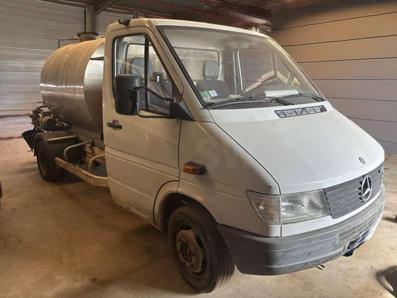 Mercedes Bouille 410 A EMULSION + TREMI GRAVILLON - Autobitumatrice: foto 1 Mercedes Bouille 410 A EMULSION + TREMI GRAVILLON - Autobitumatrice: foto 1