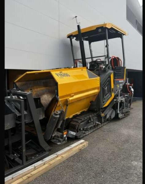 Volvo P2820D MACHINE SUISSE - Shtrues asfalti: foto 1 Volvo P2820D MACHINE SUISSE - Shtrues asfalti: foto 1