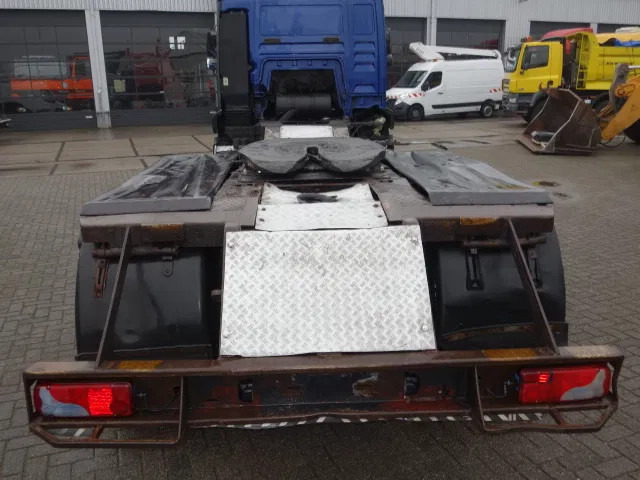 MAN TGA26-480 STEELSPRINGS,MANUAL GEARBOX,AIRCO,RETARDER 6X4 - Gjysmë-kamion: foto 5 MAN TGA26-480 STEELSPRINGS,MANUAL GEARBOX,AIRCO,RETARDER 6X4 - Gjysmë-kamion: foto 5