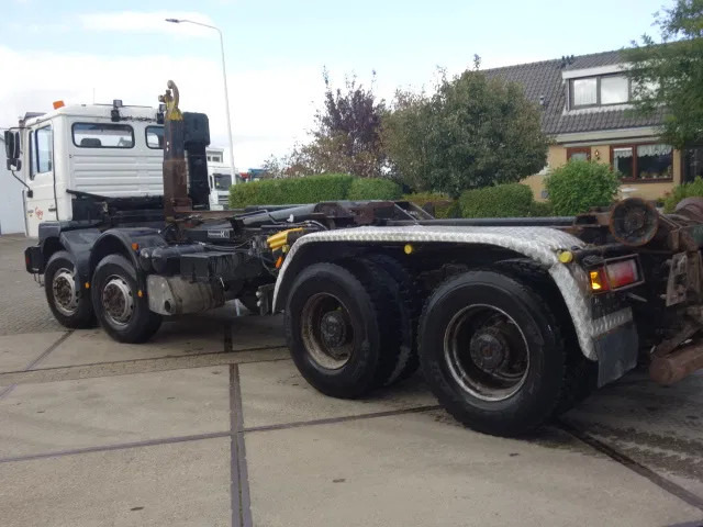 MAN 35-364 8X4 - Kamion vetëngarkues: foto 2 MAN 35-364 8X4 - Kamion vetëngarkues: foto 2