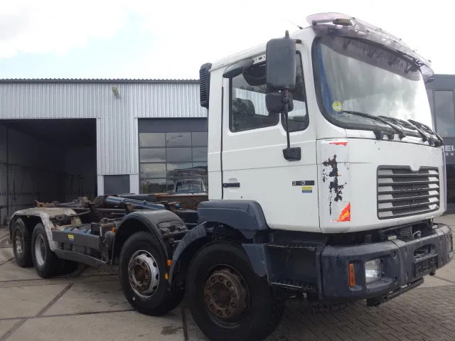 MAN 35-364 chassis cabine manual diesel pomp 6 cil 8x4 - Kamion kabinë-shasi: foto 1 MAN 35-364 chassis cabine manual diesel pomp 6 cil 8x4 - Kamion kabinë-shasi: foto 1