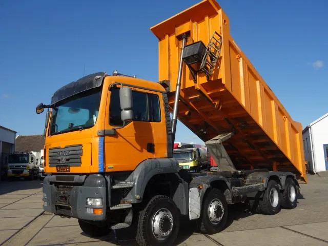 MAN TGA 41-440 8X6 MANUAL GEARBOX 22M3 MEILLER TIPPER - Kamion vetëshkarkues: foto 1 MAN TGA 41-440 8X6 MANUAL GEARBOX 22M3 MEILLER TIPPER - Kamion vetëshkarkues: foto 1
