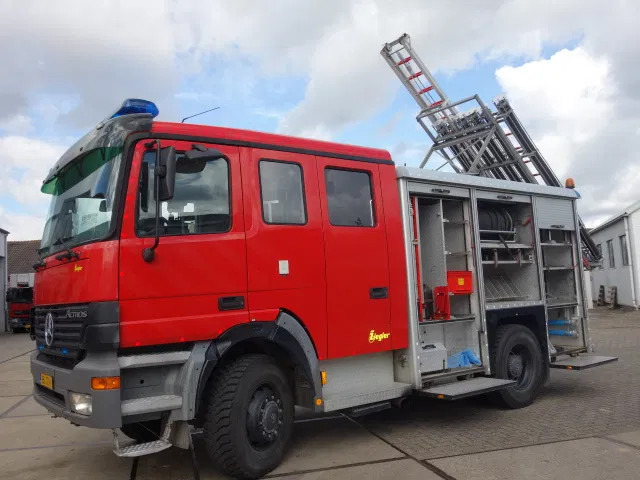 Mercedes-Benz Actros 1831 4X4 ZIEGLER BOMBEROS POMP,2500 L TANK - Zjarrfikëse: foto 1 Mercedes-Benz Actros 1831 4X4 ZIEGLER BOMBEROS POMP,2500 L TANK - Zjarrfikëse: foto 1