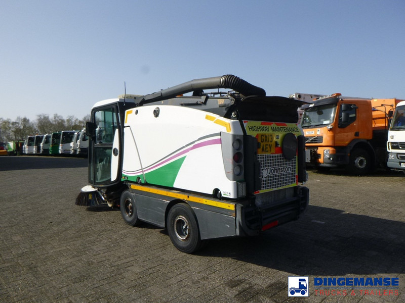 Johnston C202 compact street sweeper - Makinë fshirëse për rrugët: foto 3 Johnston C202 compact street sweeper - Makinë fshirëse për rrugët: foto 3