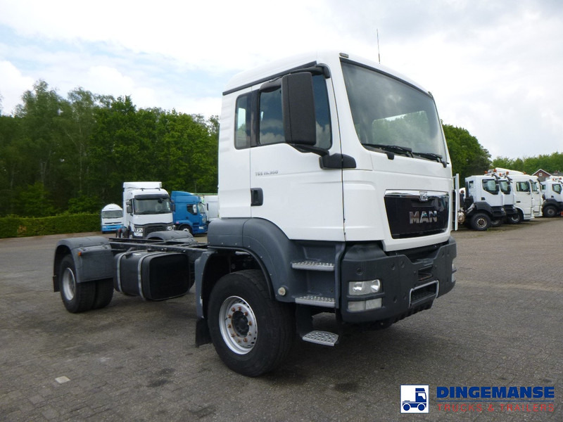 MAN TGS 19.360 4X2 BBS manual Euro 2 chassis + PTO - Kamion kabinë-shasi: foto 2 MAN TGS 19.360 4X2 BBS manual Euro 2 chassis + PTO - Kamion kabinë-shasi: foto 2