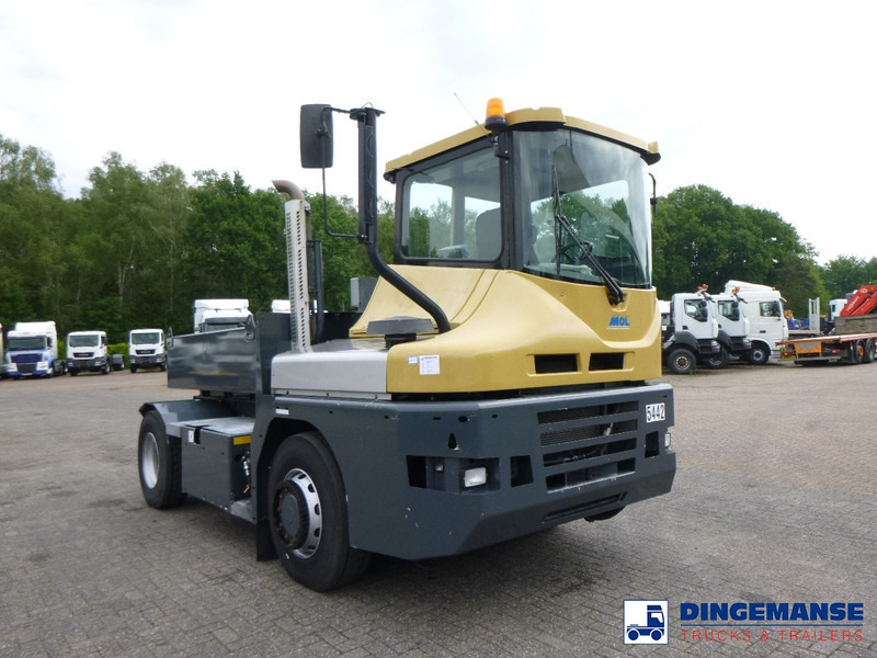 MOL RM 255 4X4 terminal drawbar tractor 150 ton - Traktor terminal: foto 2 MOL RM 255 4X4 terminal drawbar tractor 150 ton - Traktor terminal: foto 2