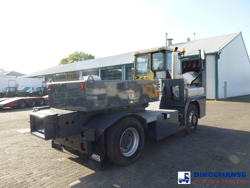 MOL RM 255 4X4 terminal drawbar tractor 150 ton - Traktor terminal: foto 4 MOL RM 255 4X4 terminal drawbar tractor 150 ton - Traktor terminal: foto 4