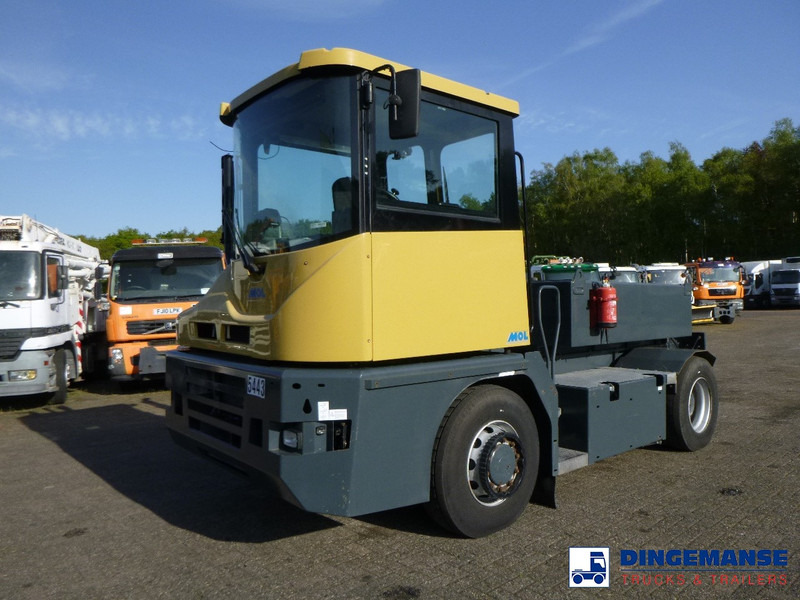 MOL RM 255 4X4 terminal drawbar tractor 150 ton - Traktor terminal: foto 1 MOL RM 255 4X4 terminal drawbar tractor 150 ton - Traktor terminal: foto 1