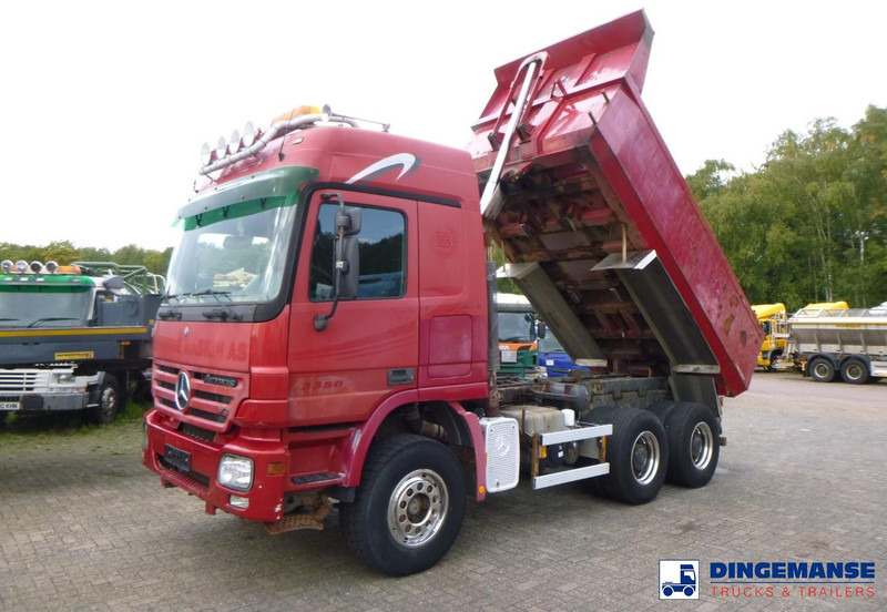 Mercedes-Benz Actros 3350 6x4 tipper - Kamion vetëshkarkues: foto 1 Mercedes-Benz Actros 3350 6x4 tipper - Kamion vetëshkarkues: foto 1