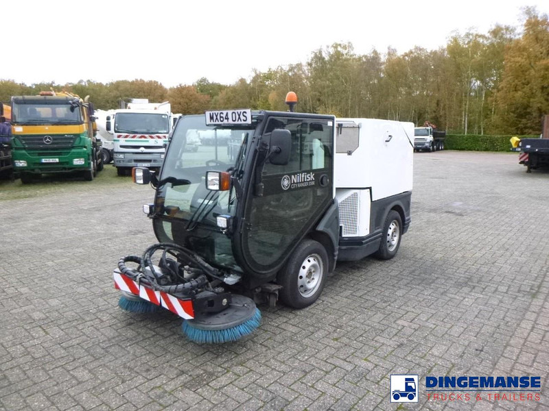 Nilfisk City Ranger CR 3500 Street sweeper - Makinë fshirëse për rrugët: foto 1 Nilfisk City Ranger CR 3500 Street sweeper - Makinë fshirëse për rrugët: foto 1
