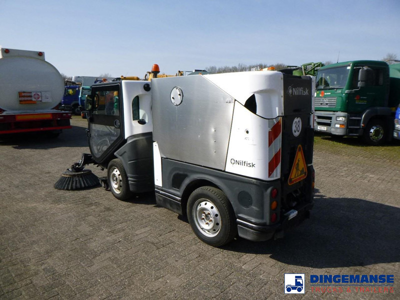 Nilfisk City Ranger CR3500 sweeper - Makinë fshirëse për rrugët: foto 3 Nilfisk City Ranger CR3500 sweeper - Makinë fshirëse për rrugët: foto 3