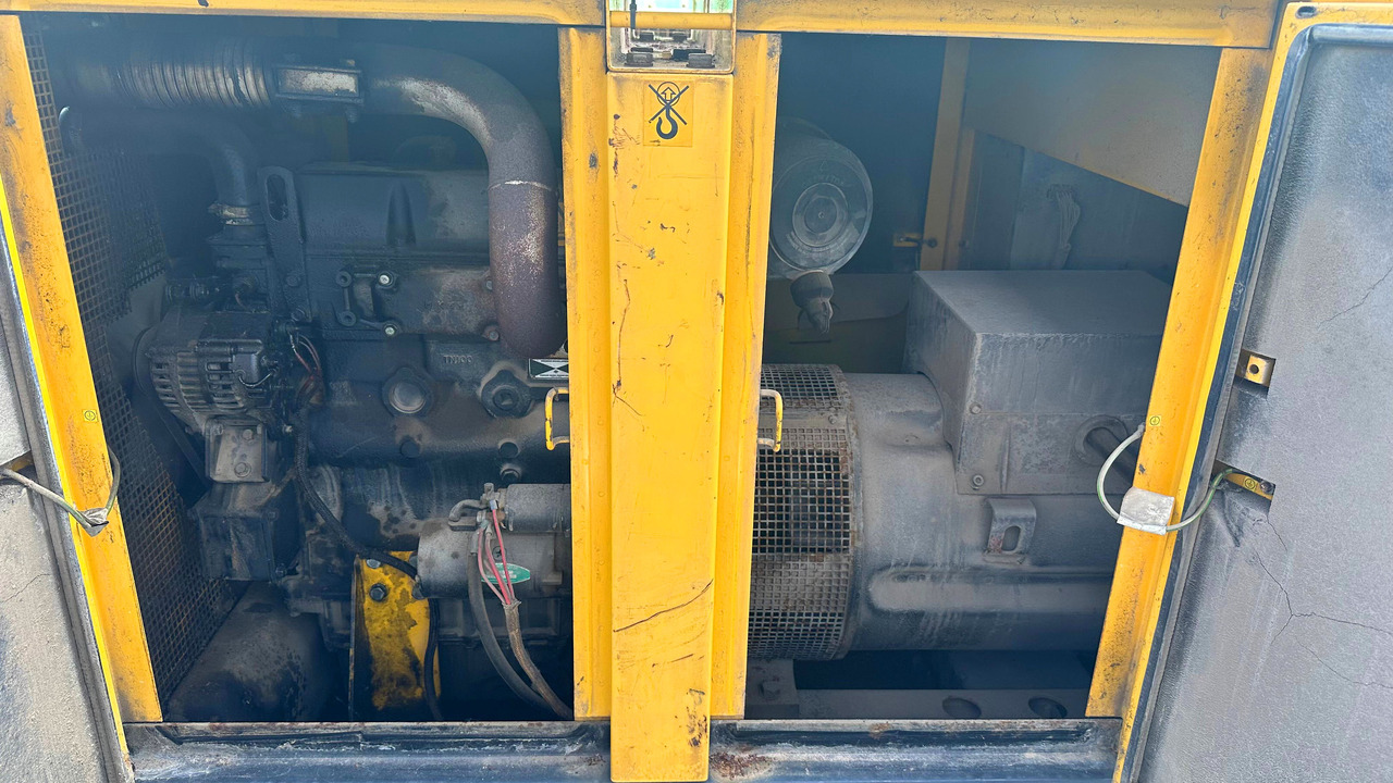 ATLAS Copco QAS 28 Yds BJ 1996 Elektro Stromgenerator Stromaggregat Notstrom - Set gjeneratori: foto 5 ATLAS Copco QAS 28 Yds BJ 1996 Elektro Stromgenerator Stromaggregat Notstrom - Set gjeneratori: foto 5