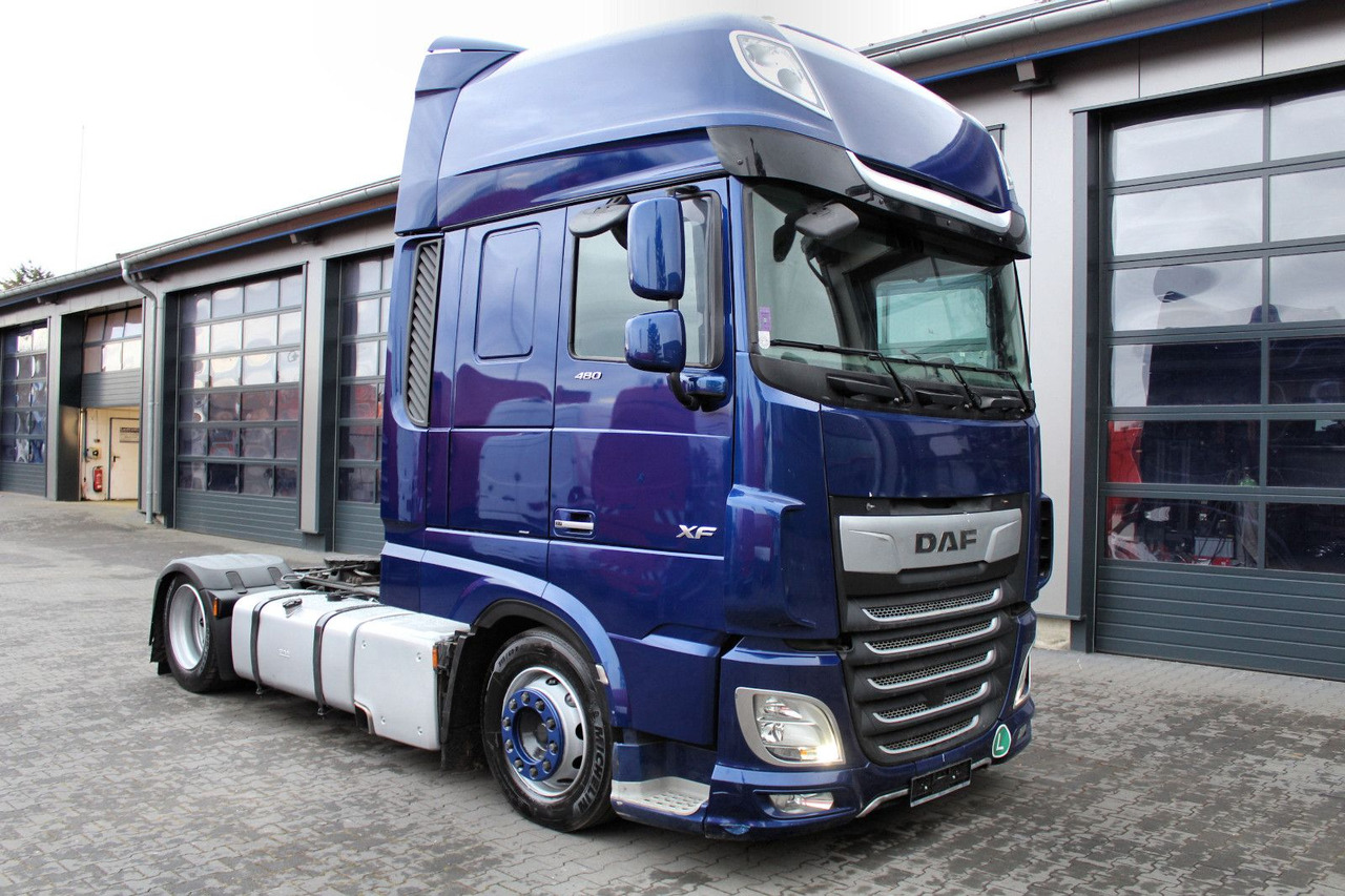 DAF XF 480 FT 4x2 SZM Lowliner !!! TOP !!! - Gjysmë-kamion: foto 2 DAF XF 480 FT 4x2 SZM Lowliner !!! TOP !!! - Gjysmë-kamion: foto 2