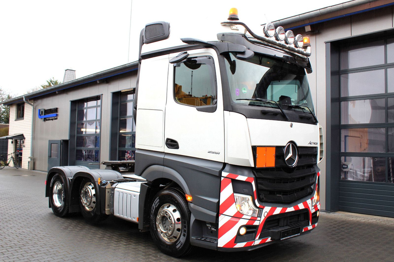 Mercedes-Benz Actros 2551 6x2 BigSpace 68 to Schwerlast + LIFT - Gjysmë-kamion: foto 1 Mercedes-Benz Actros 2551 6x2 BigSpace 68 to Schwerlast + LIFT - Gjysmë-kamion: foto 1