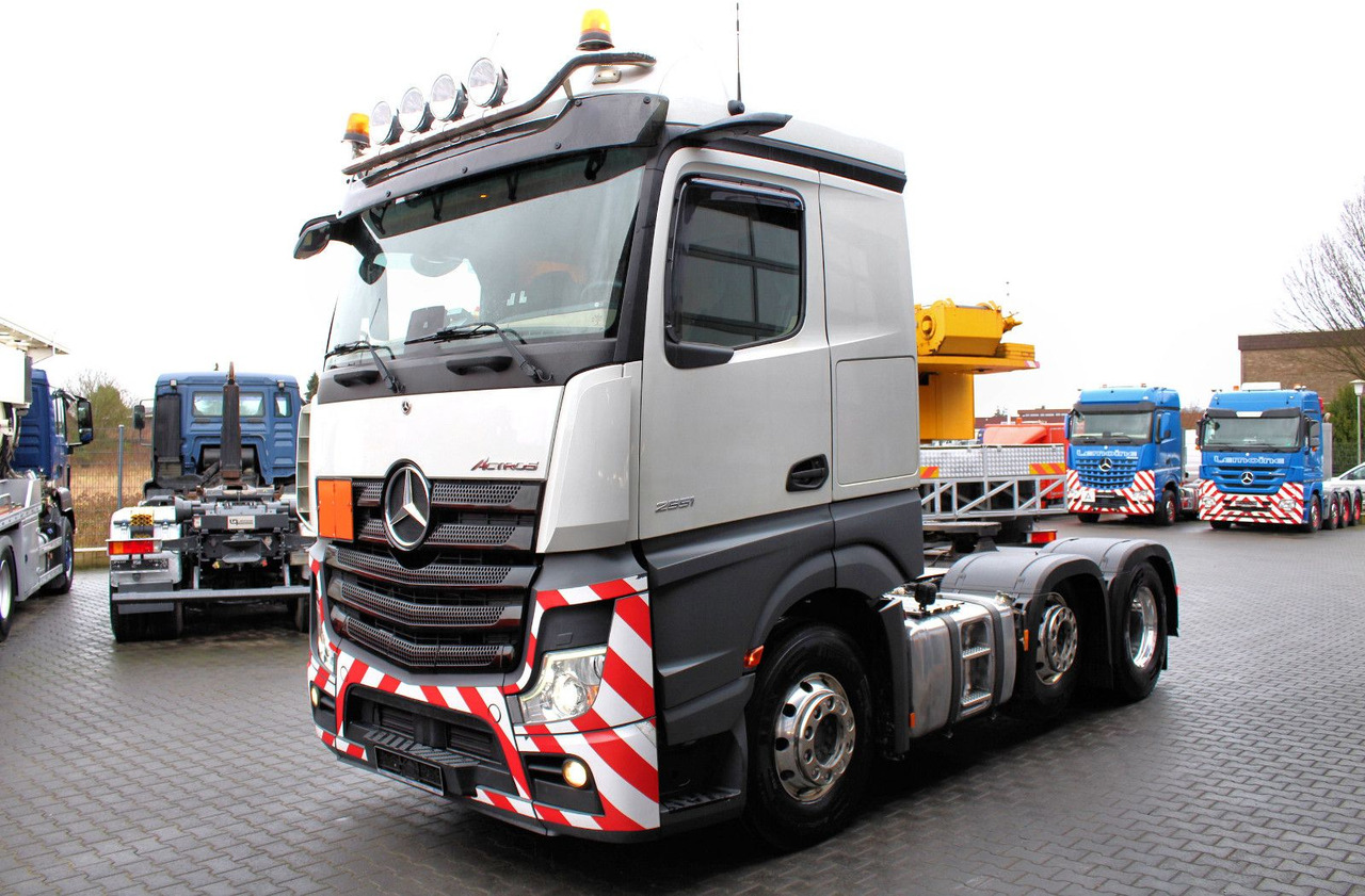 Mercedes-Benz Actros 2551 6x2 BigSpace 68 to Schwerlast + LIFT - Gjysmë-kamion: foto 2 Mercedes-Benz Actros 2551 6x2 BigSpace 68 to Schwerlast + LIFT - Gjysmë-kamion: foto 2