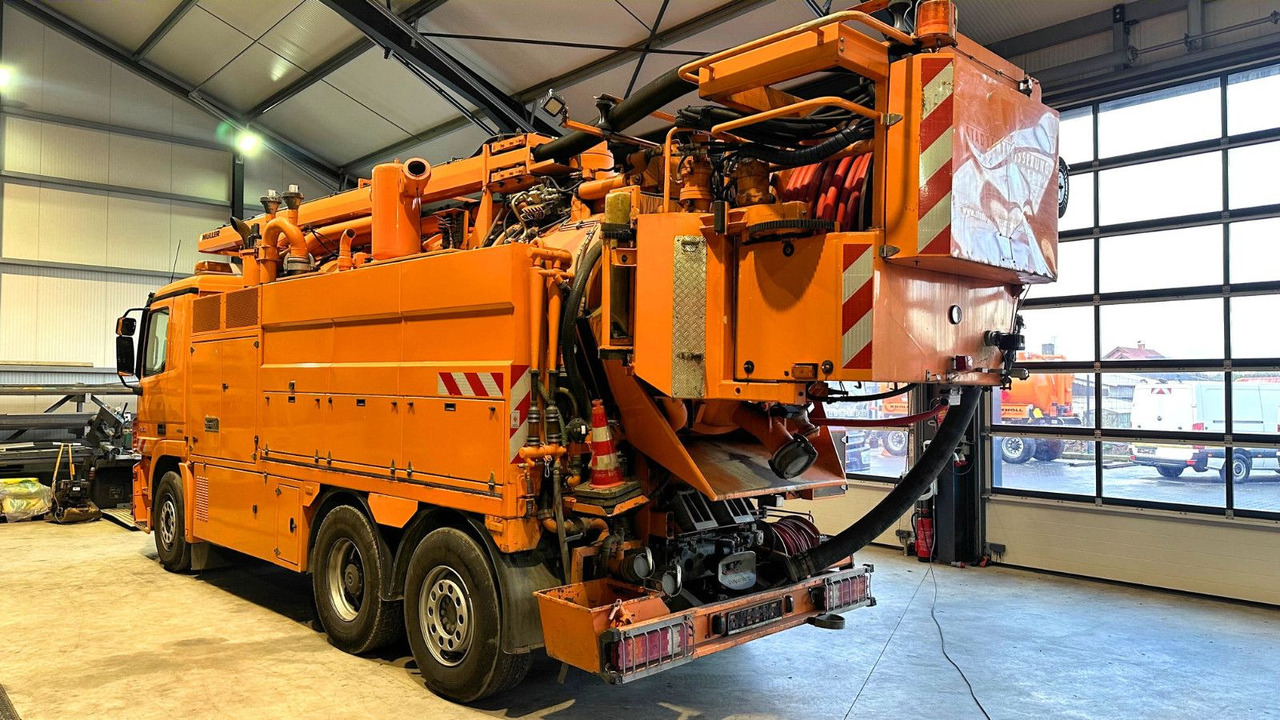 Mercedes-Benz Actros 2546 Müller 13m³ Canalmaster WRG-Recyclin - Kamion me vakuum: foto 2 Mercedes-Benz Actros 2546 Müller 13m³ Canalmaster WRG-Recyclin - Kamion me vakuum: foto 2