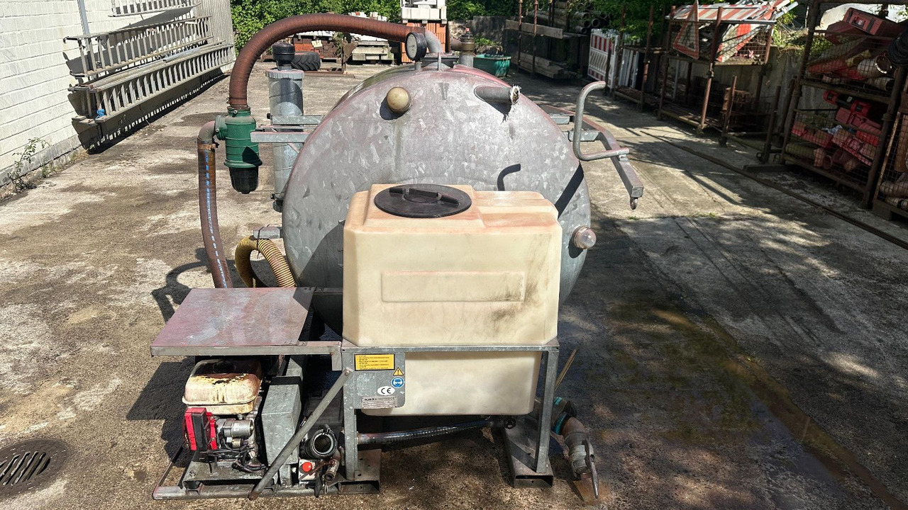 Saug-Druck fass Flexi + 2 Frisch-Wassertaschen - Kamion me vakuum: foto 1 Saug-Druck fass Flexi + 2 Frisch-Wassertaschen - Kamion me vakuum: foto 1