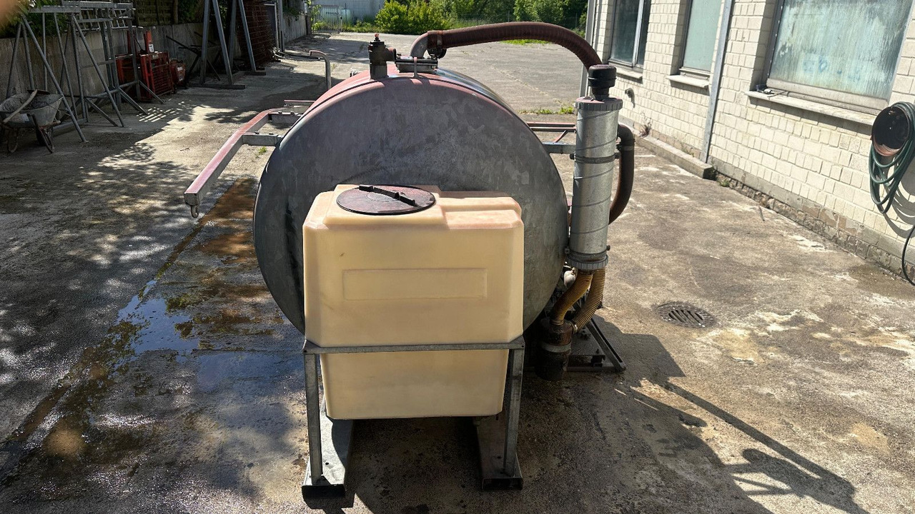 Saug-Druck fass Flexi + 2 Frisch-Wassertaschen - Kamion me vakuum: foto 4 Saug-Druck fass Flexi + 2 Frisch-Wassertaschen - Kamion me vakuum: foto 4