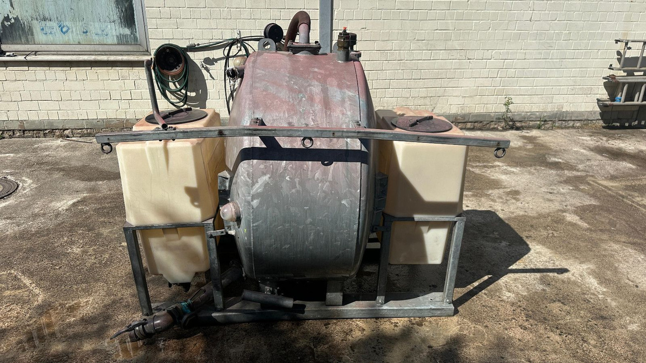 Saug-Druck fass Flexi + 2 Frisch-Wassertaschen - Kamion me vakuum: foto 3 Saug-Druck fass Flexi + 2 Frisch-Wassertaschen - Kamion me vakuum: foto 3